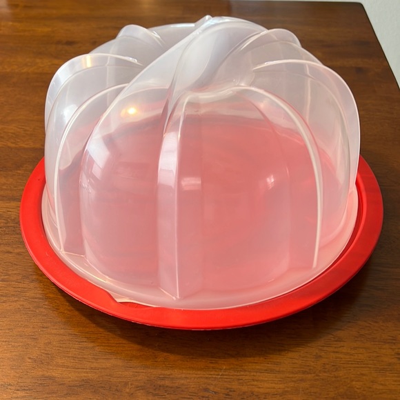 Nordic Ware Dining Nordic Ware Bundt Cake Keeper Poshmark